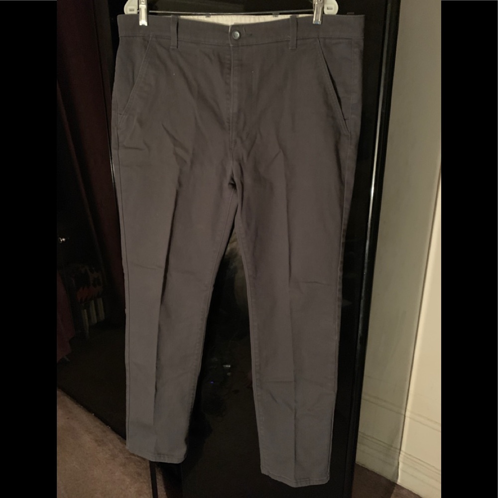 Grey Levi’s Jeans Size 36x32!